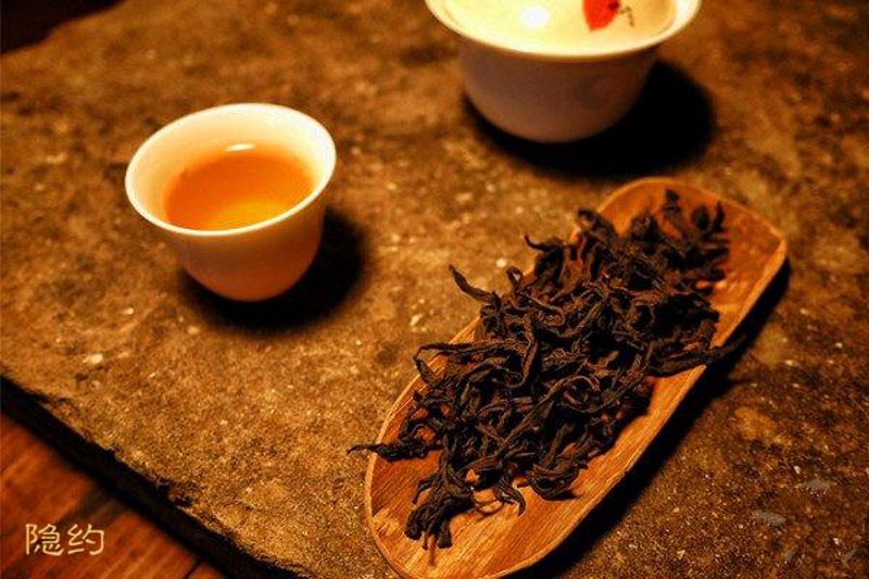 正山小种，这一来自福建武夷山的珍贵茶品，不仅深受茶艺爱好者的喜爱，还蕴含着诸多健康功效。那么，正山小种真的有如此神奇的力量吗？今天就让我们一起探索正山小种的功效与作用吧。